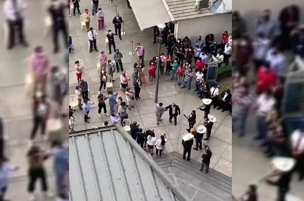 Con mariachis, ministro de Transportes de Perú celebra su renuncia #VIDEOS