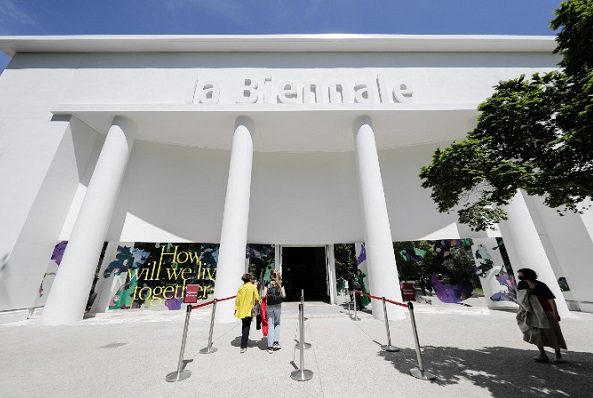 Bienal de Venecia excluye a artistas vinculados al gobierno de Rusia