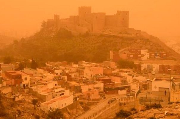 Capa de polvo del Sáhara alcanza a España y a Francia