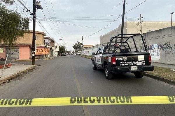 Asesinan a madre e hija tras salir salón de belleza, en Nuevo León