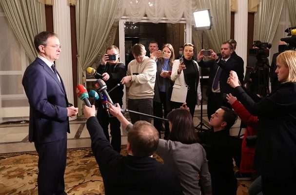 Rusia y Ucrania reinician negociaciones en Bielorrusia