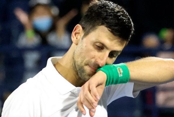 Sin vacunarse, Djokovic podrá defender su título de Roland Garros