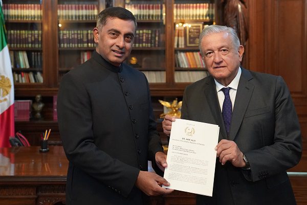 AMLO recibe las cartas credenciales de embajadores de Centroamérica, Europa y Asia