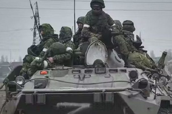 El canciller de Ucrania acusa que soldados rusos violan a mujeres en ciudades tomadas
