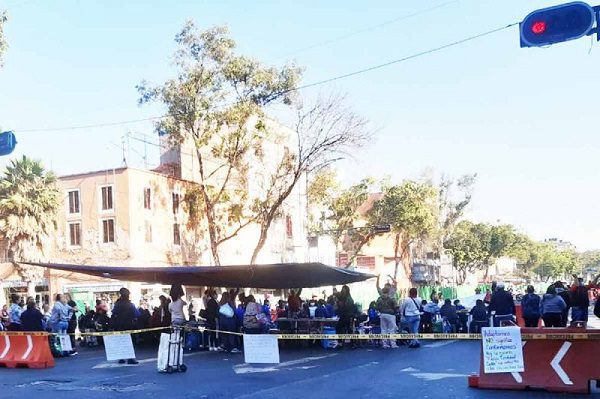 Niños toman clases en Avenida Circunvalación por cuarto día consecutivo