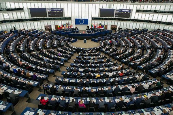 AMLO vuelve a censurar pronunciamiento del Parlamento Europeo sobre periodistas