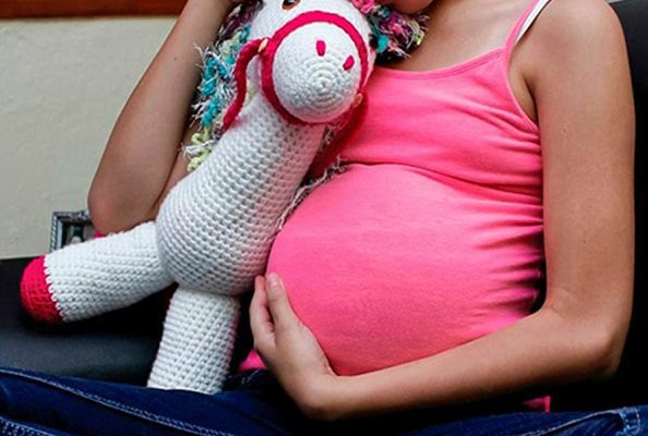 Autoridades de Tlaxcala investigan caso de niña de 13 años embarazada por segunda vez