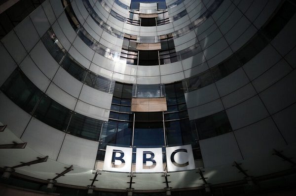 La BBC anuncia la suspensión de sus operaciones informativas en Rusia
