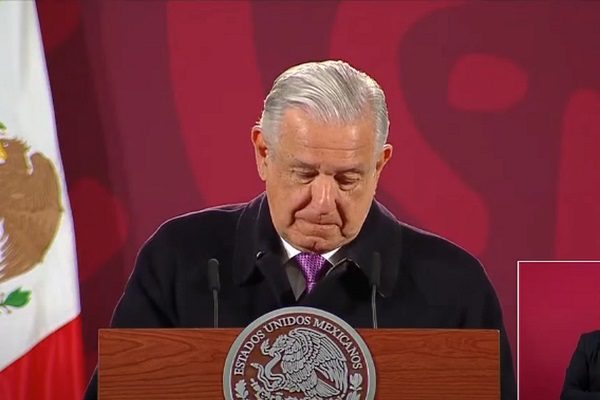AMLO acusa nueva “campaña” en su contra; ahora por al AIFA