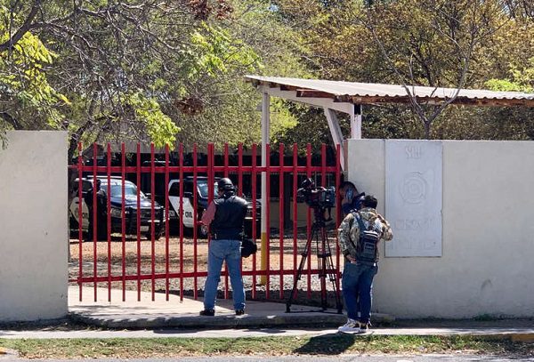 Hallan dos armas largas en casa de alumno que amenazó con realizar tiroteo en NL