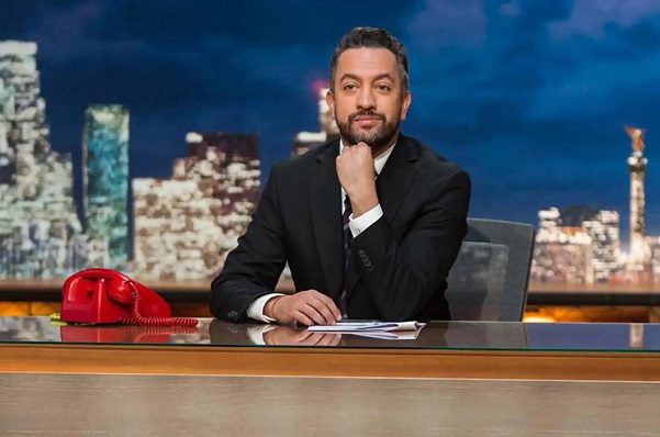 Chumel Torres exhibe a policías de tránsito que le pidieron una "mordida"