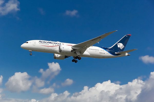 Aeroméxico regresa al vuelo, concluye su reestructuración financiera
