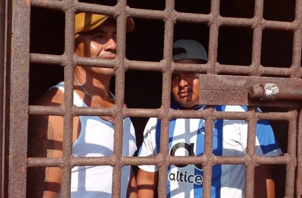 Encarcelan a dos personas por no votar por el PRI en Pueblo Viejo, Oaxaca