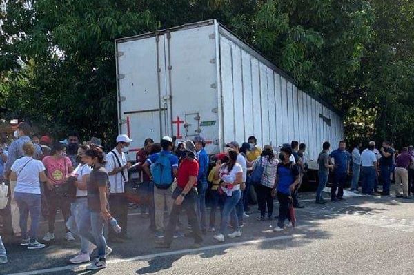 CNTE bloquea ocho puntos carreteros de Chiapas en exigencia de pagos
