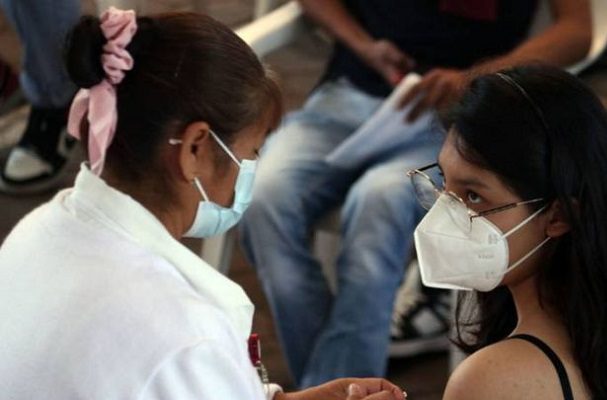 Edomex anuncia dosis de refuerzo a jóvenes de 18 a 29 años en 100 municipios