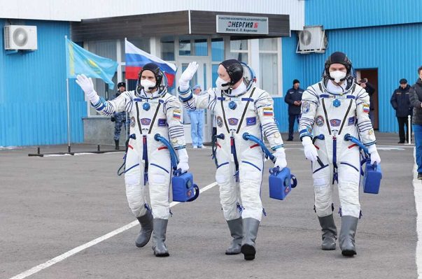 Rusia envía su primera tripulación únicamente rusa en 14 años