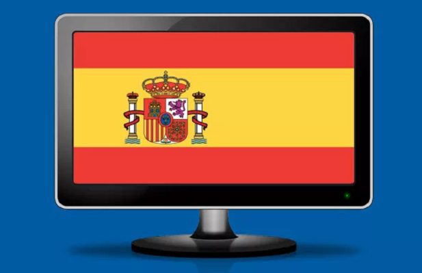 España prohibirá a famosos anunciar alimentos y bebidas a niños en medios