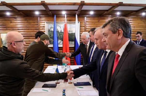 Con "pequeños avances", termina sesión de negociaciones entre Rusia y Ucrania