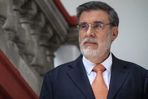 Abogado responde a declaraciones de Scherer Ibarra y lo acusa de traicionar a AMLO