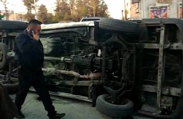 Choque entre combis en Nezahualcóyotl deja nueve heridos