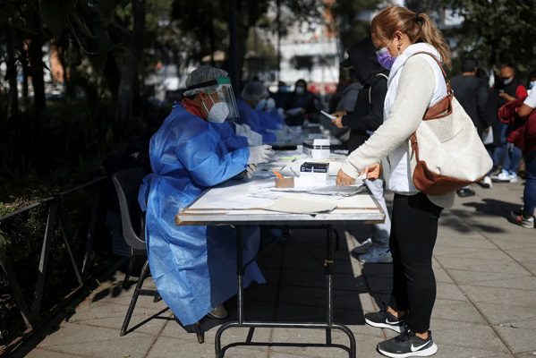 México registra 901 casos y 20 muertes por COVID-19 en las últimas 24 horas