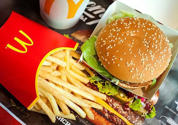 ¡Uno más! McDonald's suspende operaciones en Rusia; cierra 850 restaurantes