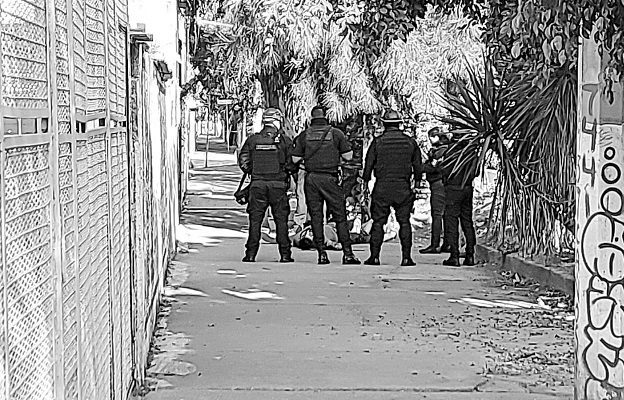 Localizan los cuerpos de dos hombres en calles de Nezahualcóyotl