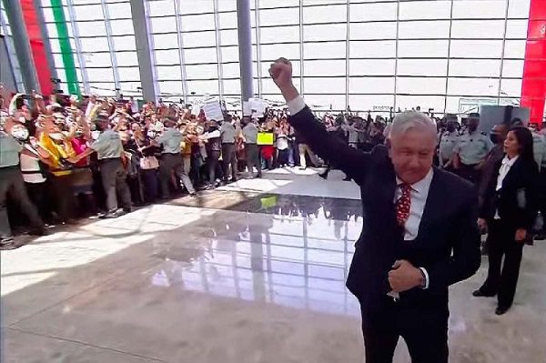 "¡Sí se pudo!", vitorean a AMLO al inaugurar el AIFA #VIDEO