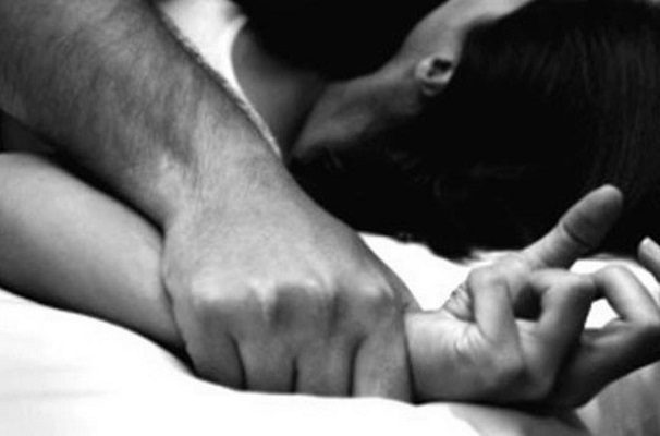 Dan 13 años de cárcel a pastor de iglesia cristiana en Puebla que violó por meses a una niña