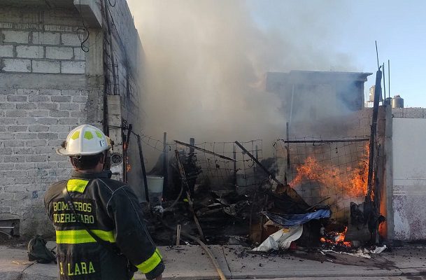 Dos niños muertos y uno más herido deja incendio en casa en Querétaro
