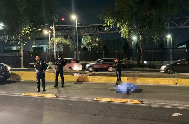 Ciclista muere atropellado en CDMX por automovilista que invadió carril del Metrobús