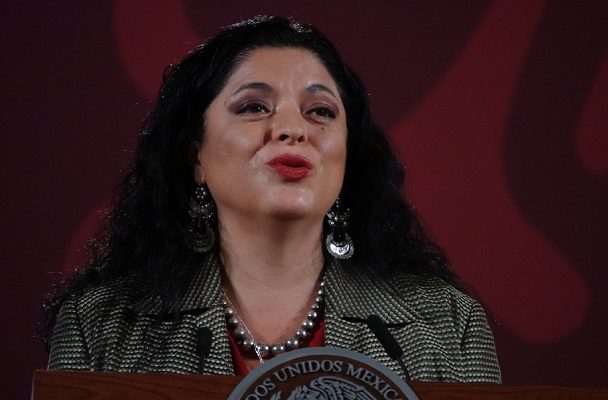 Gobierno previo dejó Los Pinos vacío; “ni un vaso para tomar agua”, lamenta Alejandra Frausto