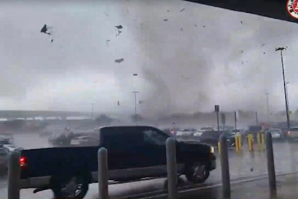 Tornados provocan serias afectaciones en Texas y Oklahoma