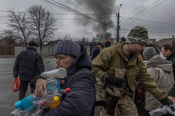 Cierran corredor humanitario por incesantes bombardeos en Mariúpol, Ucrania