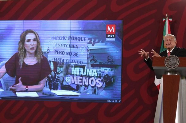AMLO vuelve a señalar a Azucena Uresti; ahora por supuesta contratación en Latinus #VIDEO