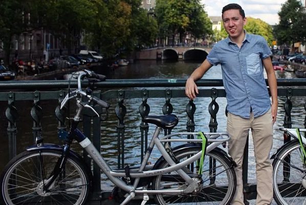 Hospitalizan a técnico mexicano en Europa tras ser baleado en asalto