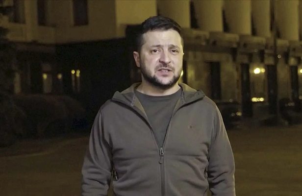 Zelenski pide ayuda militar ilimitada a la OTAN para defenderse de Rusia