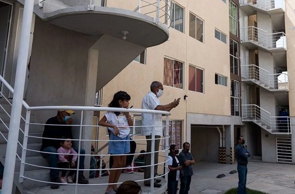 Senado genera polémica al declarar el 'Día Nacional de las Vecinas y los Vecinos'