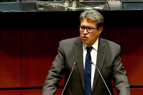 AMLO asegura que Monreal “está desinformado” sobre pérdidas millonarias por reforma eléctrica