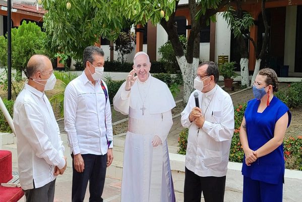 Gobierno de Chiapas dona 'Papamóvil' a la Arquidiócesis de Tuxtla Gutiérrez