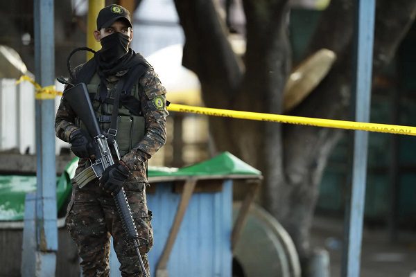 Congreso de El Salvador aprueba régimen de excepción ante el alza de homicidios