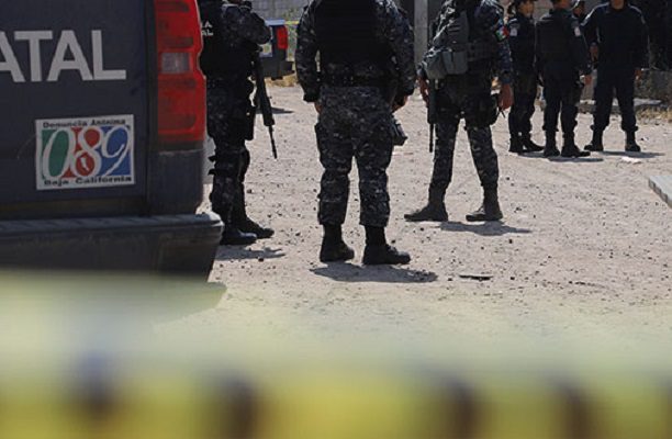 Procesan a expolicía de CDMX por fabricar pruebas contra dos hombres