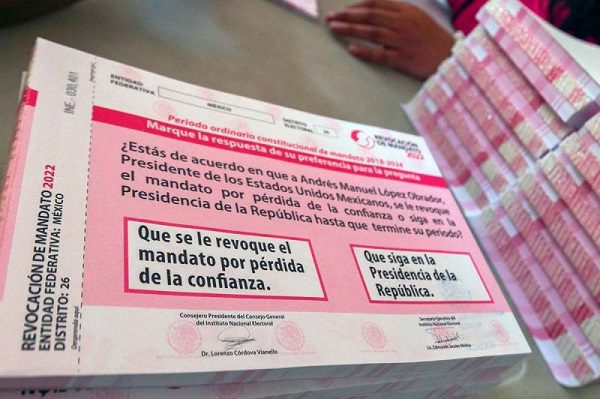 TEPJF prevé declarar inaplicable decreto para que funcionarios promuevan Revocación de mandato