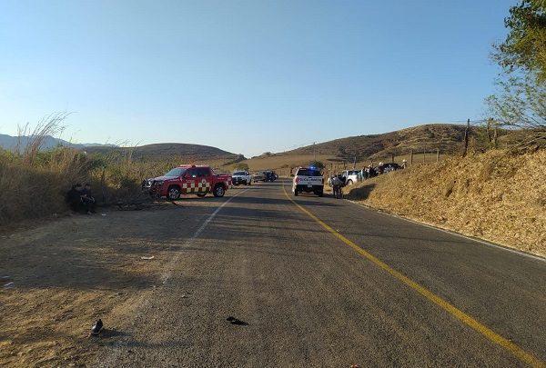 Dos muertos y 18 heridos fue el saldo de una volcadura en Talpa, Jalisco