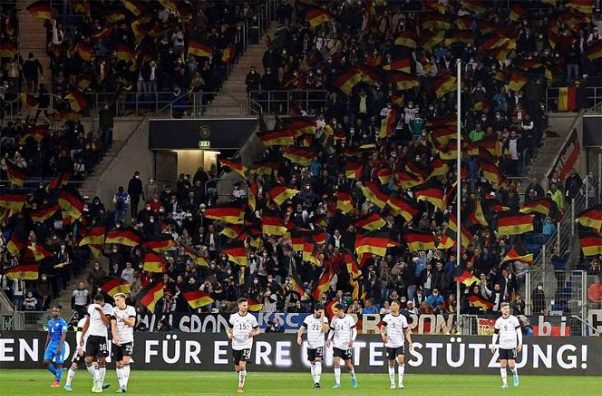 Federación Alemana de futbol condena saludo nazi de aficionado