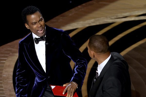 La Academia condena la violencia de Will Smith hacia Chris Rock en los Oscar