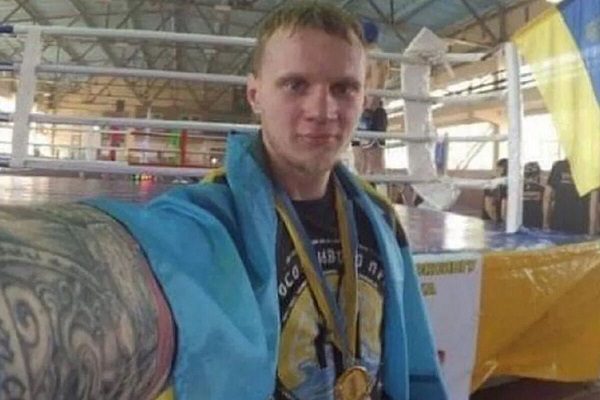 Campeón mundial de kickboxing de 30 años muere durante defensa de Mariúpol