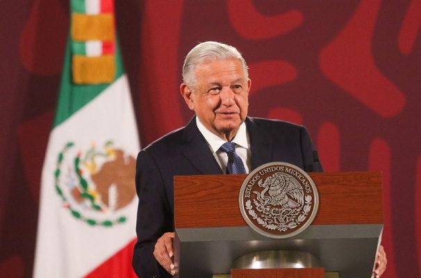 AMLO llama a participar en consulta de Revocación y critica falta de propaganda
