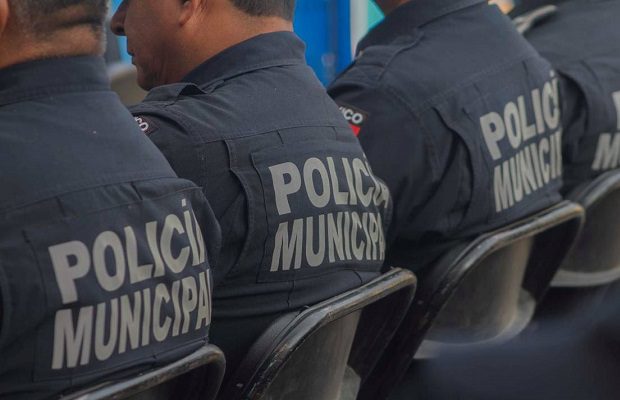 Policías de Puebla golpean a jóvenes tras "revisión de rutina" #VIDEO