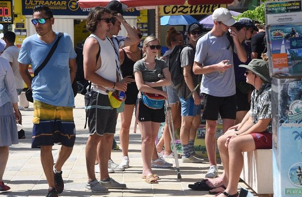 AMLO anuncia que Aeropuerto de Tulum será internacional, al igual que el AIFA